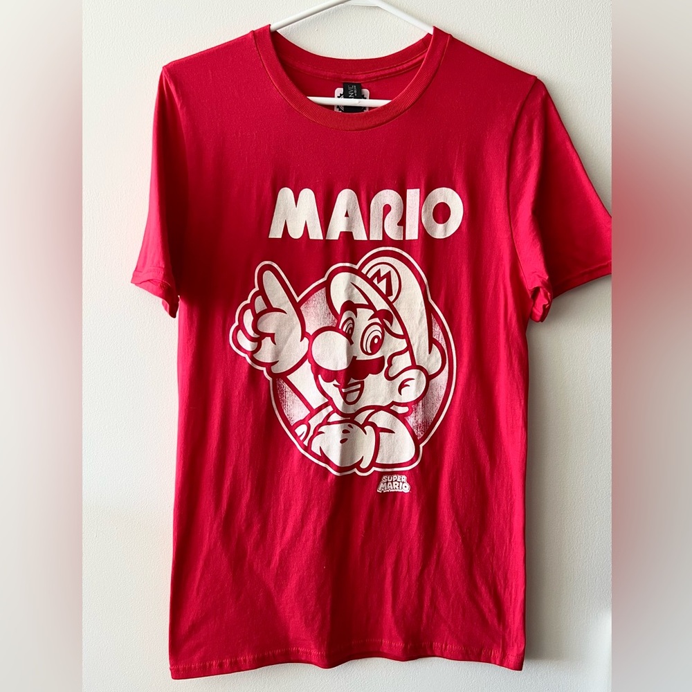 Nintendo Super Mario Unisex Graphic T-Shirt - NWOT